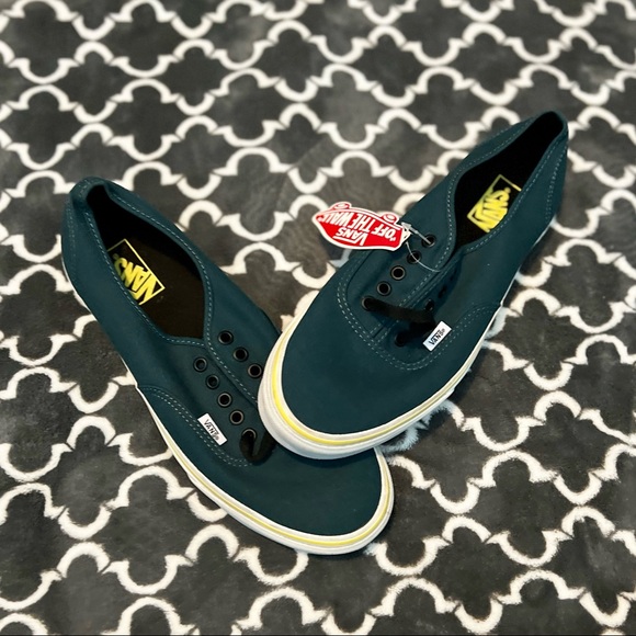 Mens Vans Sneakers - Picture 2 of 3